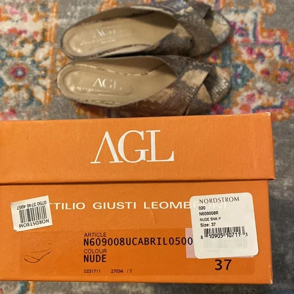 AGL sandals. Beautiful snake skin like leather pattern. - Picture 4 of 8